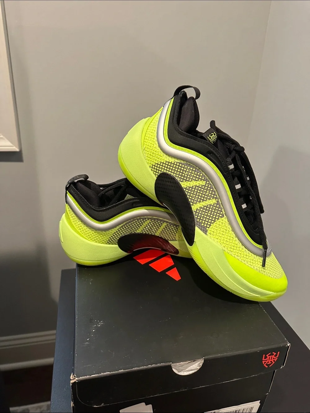 Adidas D.O.N issue 6 Neon Green Basketball shoes Men's 7, Women's 8
